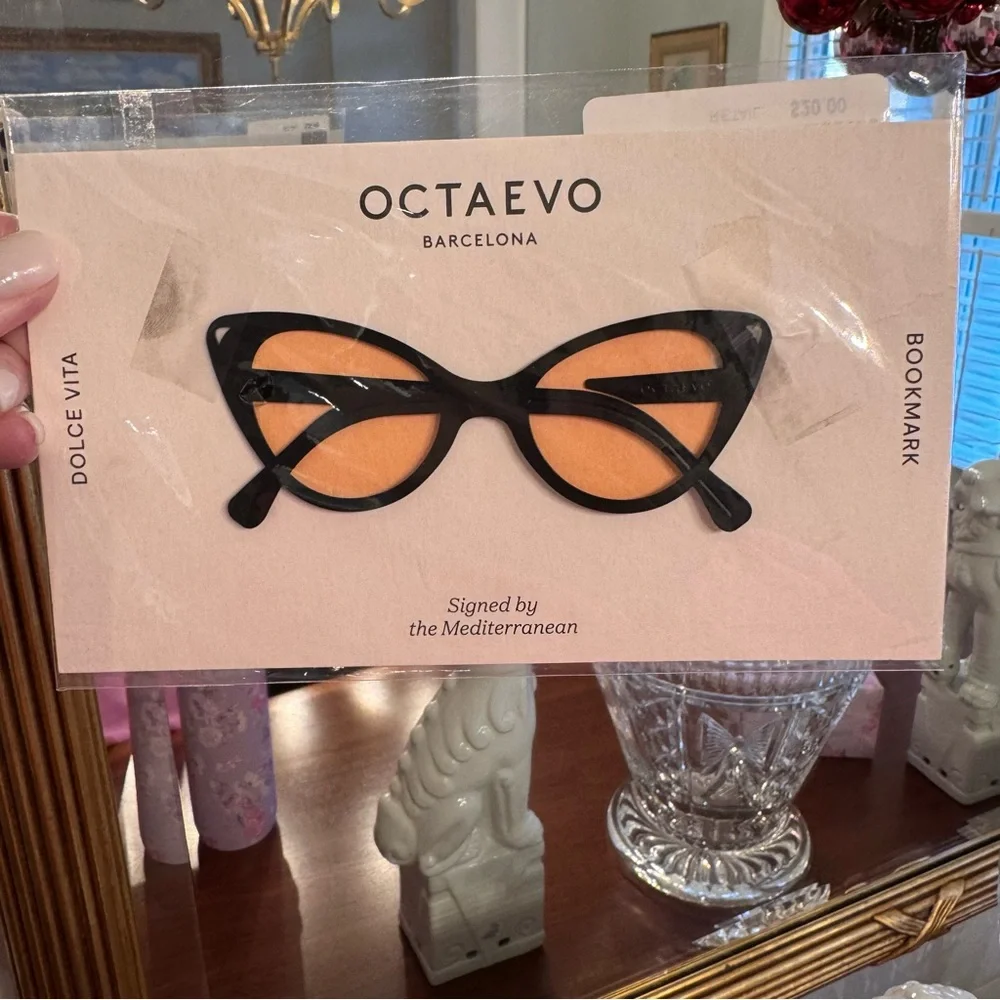 NWT OCTAEVO Dolce Vita Sunglasses Brass Bookmark